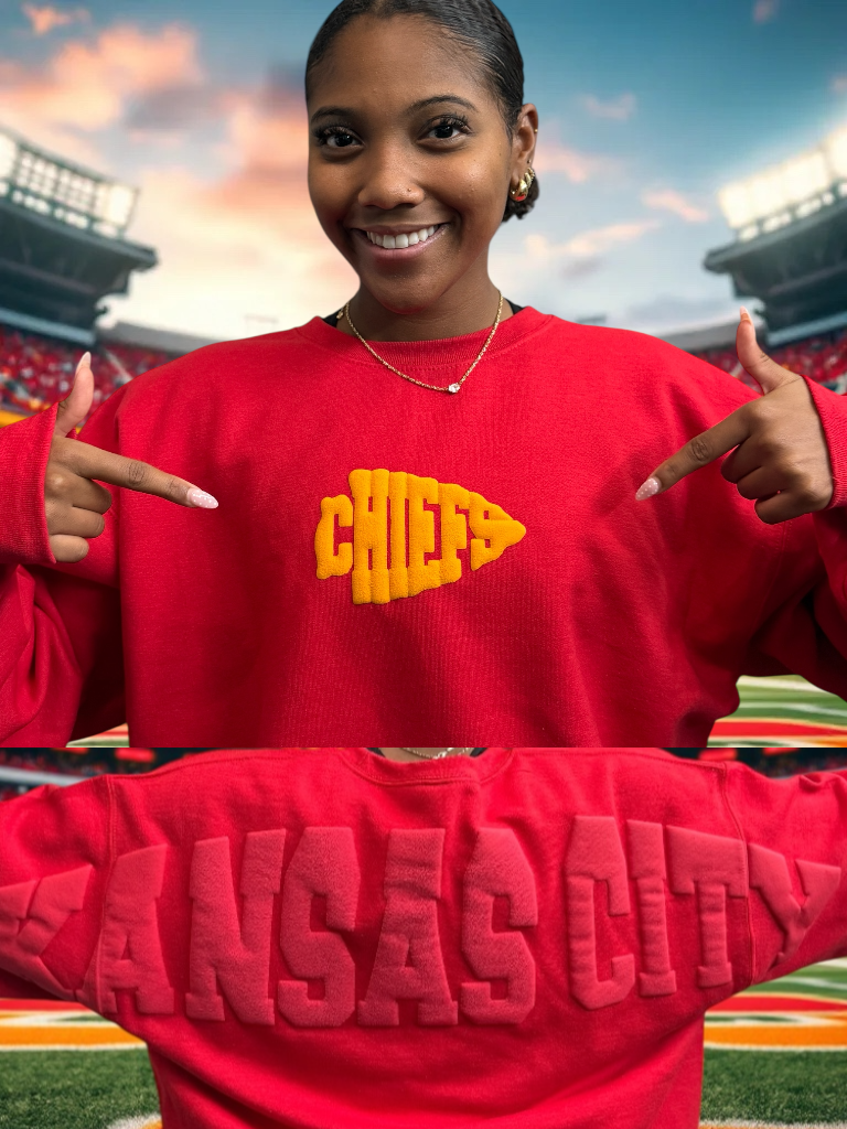 Chiefs Shoulder-to-Shoulder (Sweatshirt)